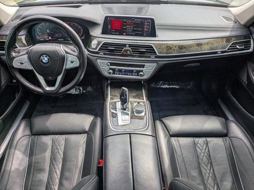 2022 BMW 740 i xDrive
