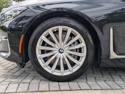 2022 BMW 740 i xDrive