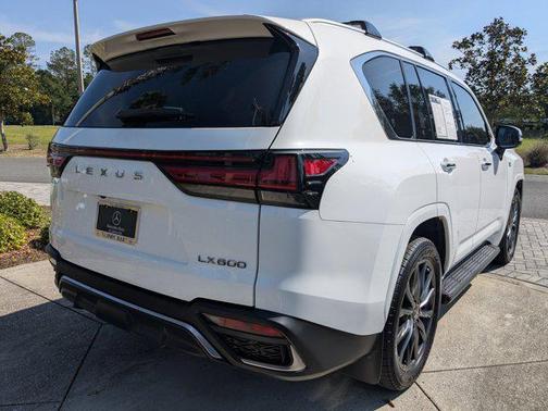 2022 Lexus LX 600 Base