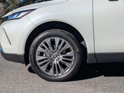 2023 Toyota Venza LE