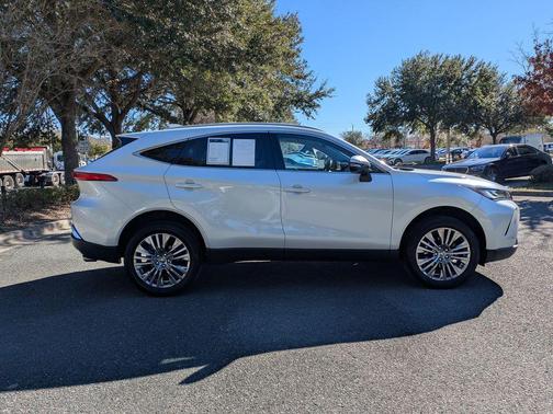 2023 Toyota Venza LE