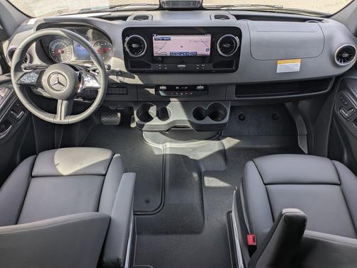 2026 Mercedes-Benz Sprinter 2500 Standard Roof