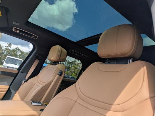 2025 Land Rover Range Rover Sport SE