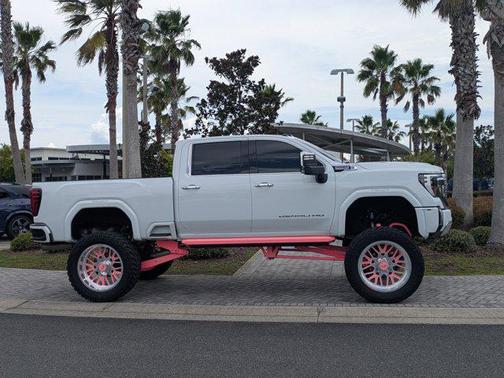 2024 GMC Sierra 2500 Denali