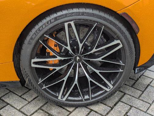 2023 McLaren GT Base