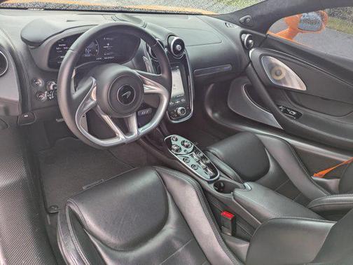 2023 McLaren GT Base
