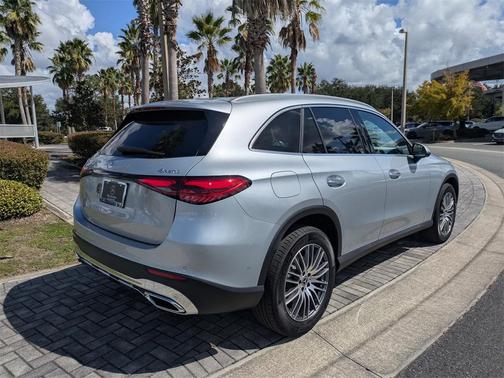 2026 Mercedes-Benz GLC 300 4MATIC