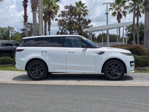 2023 Land Rover Range Rover Sport SE