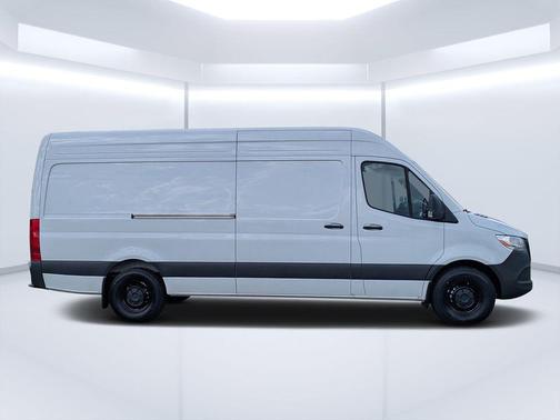 Arctic+White 2025 Mercedes-Benz Sprinter 2500 High Roof