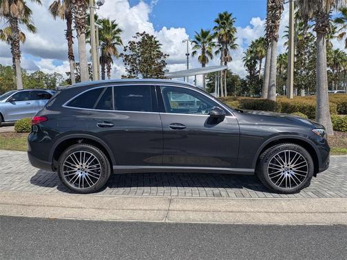 2026 Mercedes-Benz GLC 300 4MATIC