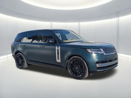 British Racing Green SV Bespoke Ultra Met Satin 2025 Land Rover Range Rover P615 SV