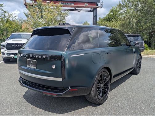 British Racing Green SV Bespoke Ultra Met Satin 2025 Land Rover Range Rover P615 SV