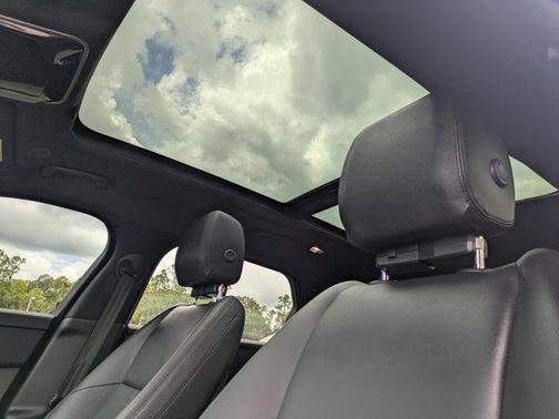 2024 Land Rover Range Rover Velar P250 SE R-Dynamic