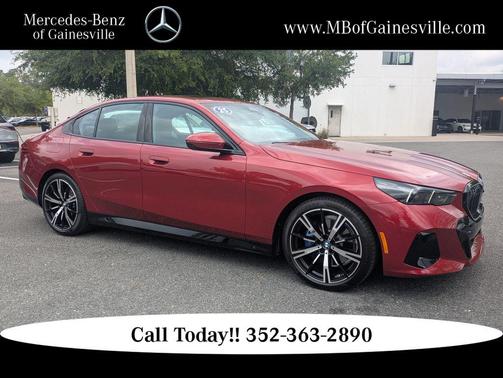 Vegas Red Metallic 2025 BMW 530 530i