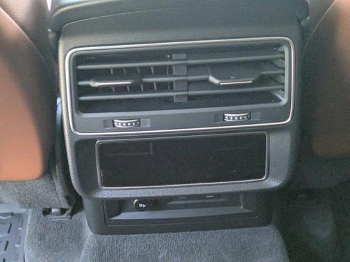 Florett Silver Metallic 2022 Audi Q8 55 Premium Plus