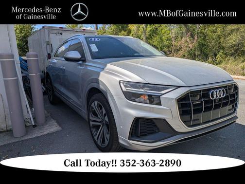 Florett Silver Metallic 2022 Audi Q8 55 Premium Plus