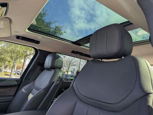 2023 Land Rover Range Rover P530 SE