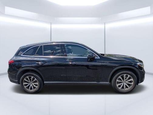 Black 2023 Mercedes-Benz GLC 300 Base