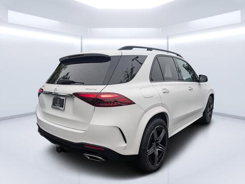 MANUFAKTUR Moonlight White Magno 2026 Mercedes-Benz GLE 350 4MATIC