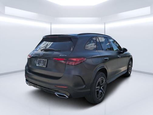 2026 Mercedes-Benz GLC 300 4MATIC