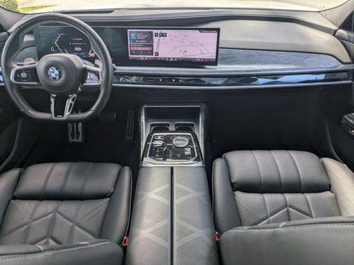 2024 BMW 740 i xDrive