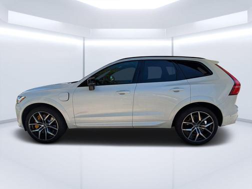 Crystal White Metallic 2024 Volvo XC60 Recharge Plug-In Hybrid T8 Polestar