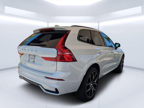 Crystal White Metallic 2024 Volvo XC60 Recharge Plug-In Hybrid T8 Polestar