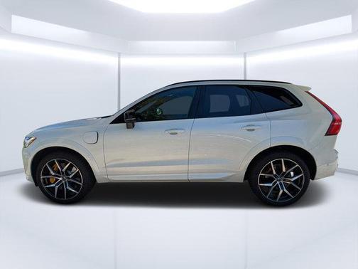 Crystal White Metallic 2024 Volvo XC60 Recharge Plug-In Hybrid T8 Polestar