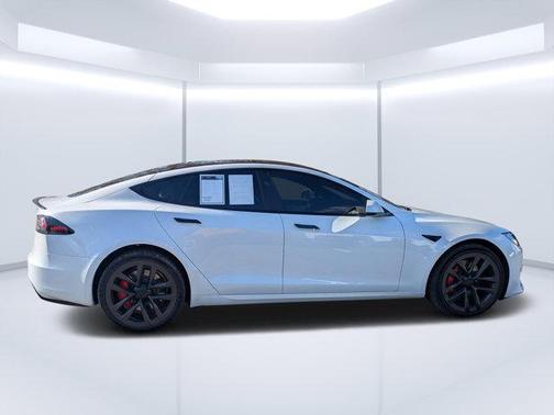 2025 Tesla Model S Plaid