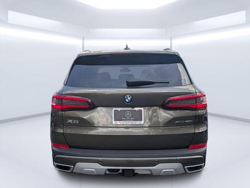 Manhattan Green Metallic 2021 BMW X5 xDrive40i