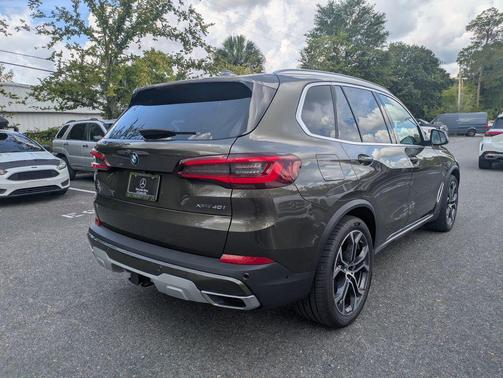 Manhattan Green Metallic 2021 BMW X5 xDrive40i