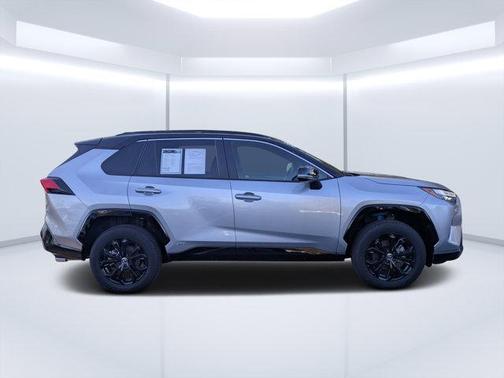 2025 Toyota RAV4 Hybrid SE