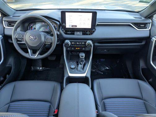 2025 Toyota RAV4 Hybrid SE