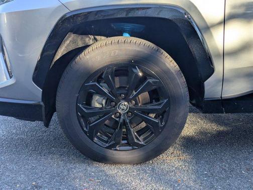 2025 Toyota RAV4 Hybrid SE