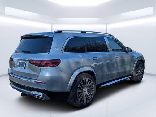 Cirrus Silver Metallic 2026 Mercedes-Benz Maybach GLS 600 4MATIC