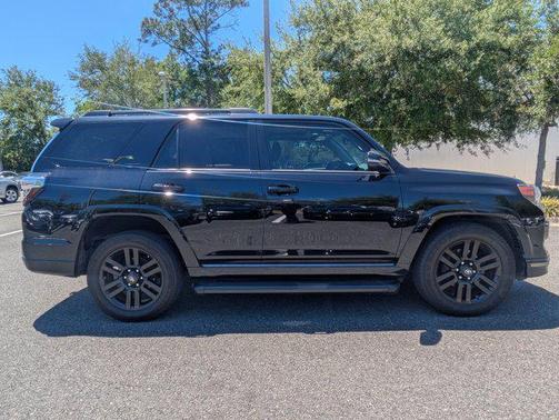Midnight Black Metallic 2019 Toyota 4Runner SR5 Premium