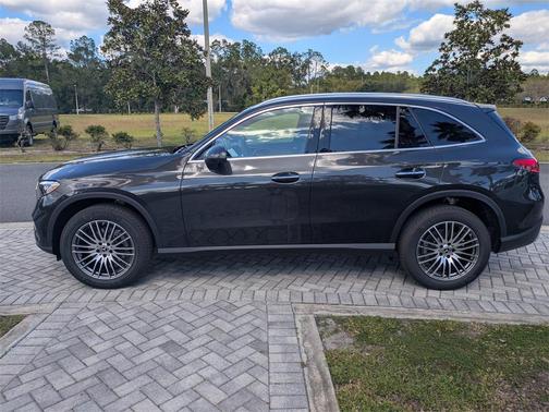 2026 Mercedes-Benz GLC 300 4MATIC