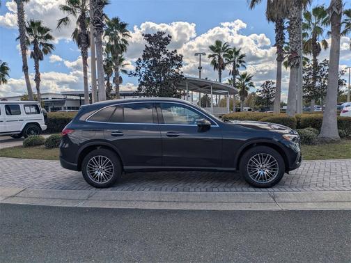 2026 Mercedes-Benz GLC 300 4MATIC