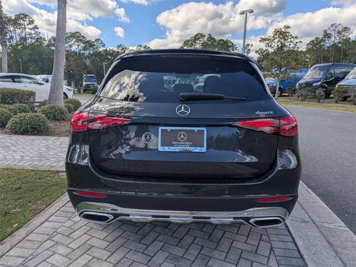 2026 Mercedes-Benz GLC 300 4MATIC
