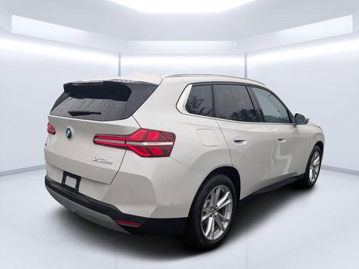 Mineral White Metallic 2025 BMW X3 30 xDrive