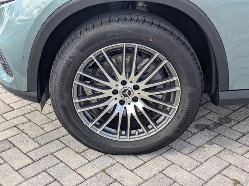 2026 Mercedes-Benz GLC 300 4MATIC