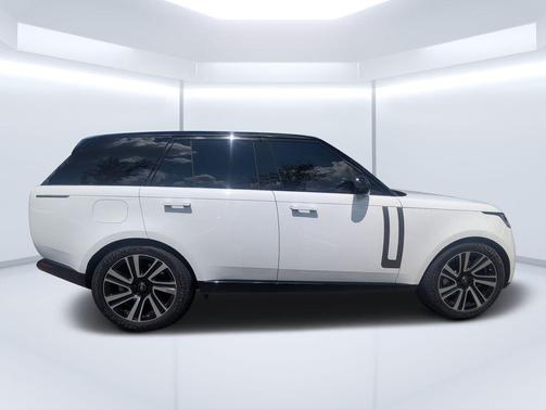 Fuji White 2023 Land Rover Range Rover P530 SE
