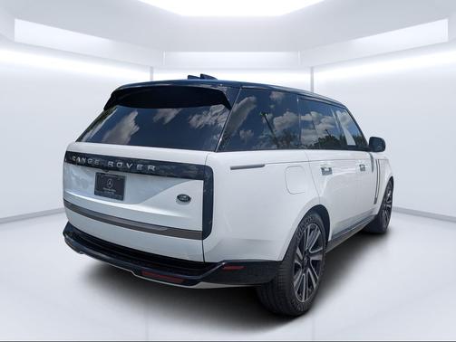 Fuji White 2023 Land Rover Range Rover P530 SE
