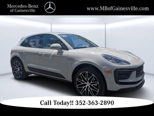 Chalk 2022 Porsche Macan Macan