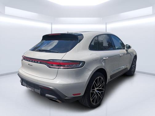 Chalk 2022 Porsche Macan Macan