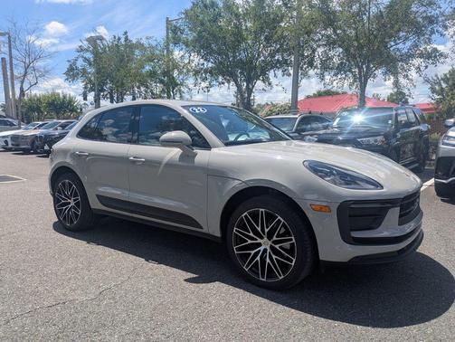 Chalk 2022 Porsche Macan Macan