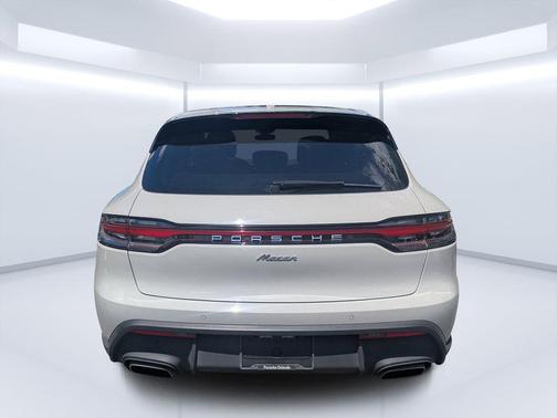 Chalk 2022 Porsche Macan Macan