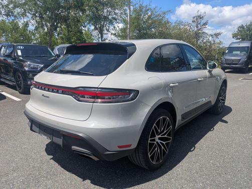 Chalk 2022 Porsche Macan Macan