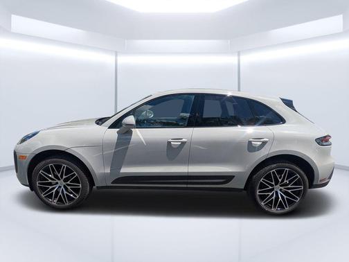 Chalk 2022 Porsche Macan Macan