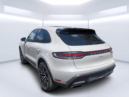 Chalk 2022 Porsche Macan Macan